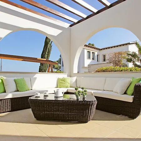 Villa Cavant13 *